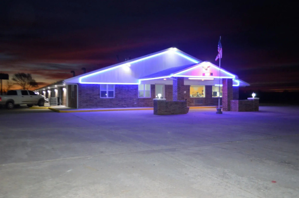 Night Inn