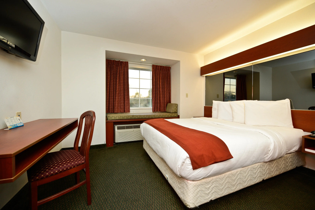 Americas Best Value Inn & Suites - Lake Charles / I - 210 Exit 5