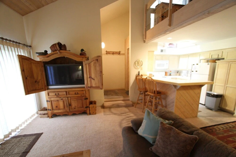Snowcreek #562 3 Bedroom Condo