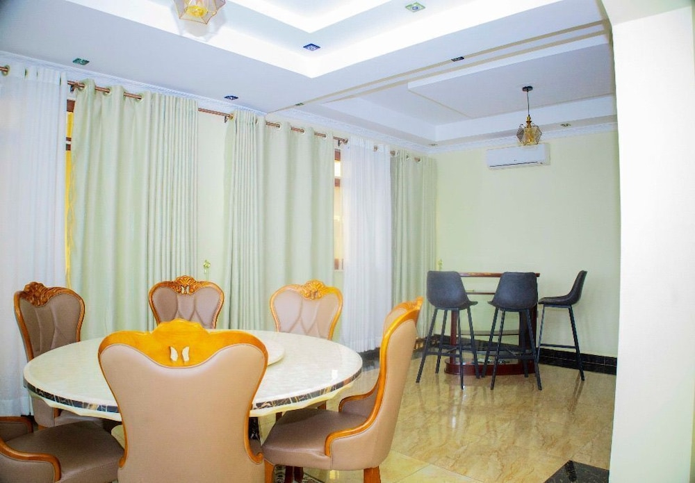 golden leaf apartment