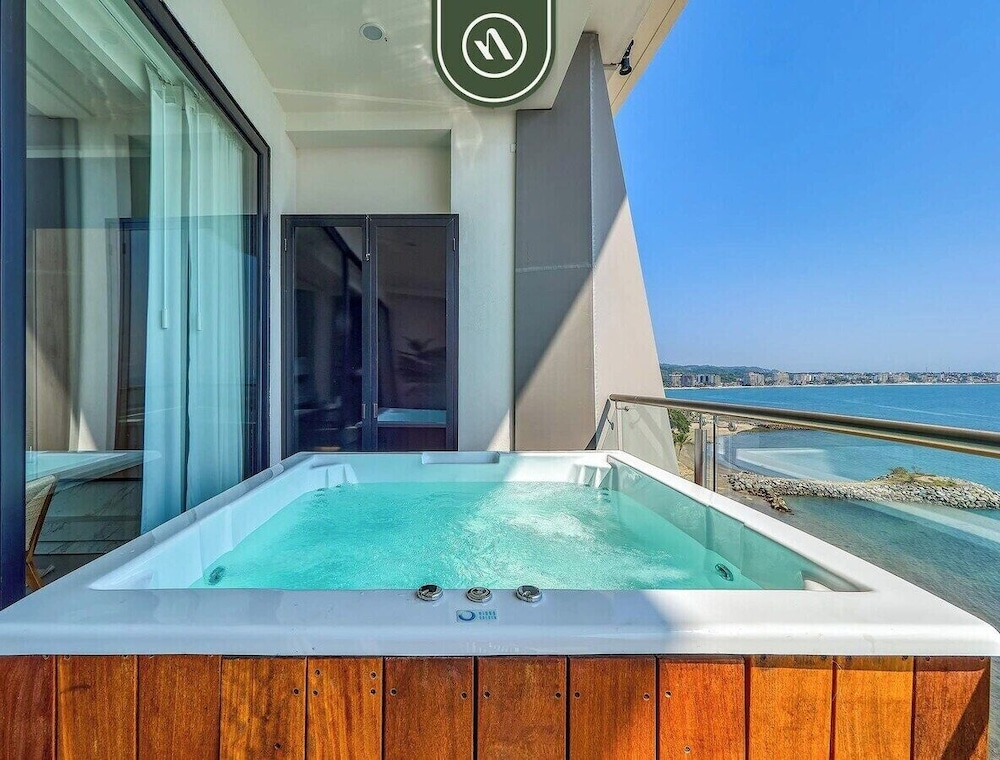Luxury Oceanfront 3 BR Condo With Balcony