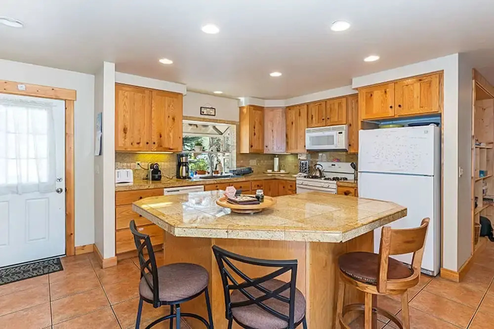 Heart of Truckee by Tahoe Mountain Properties