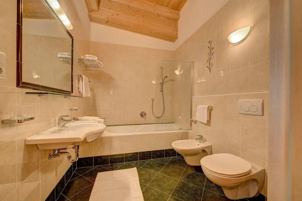 Alpine Nature Hotel Stoll