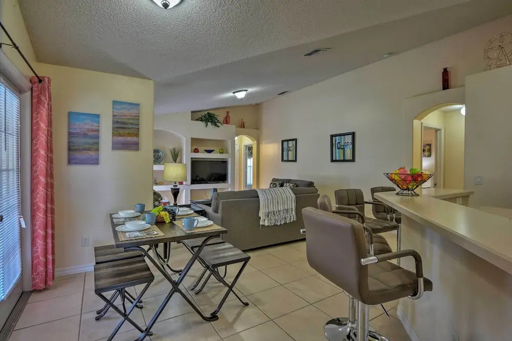 Cozy Nook Villa w/ Pool: 10 Mi to Park Entrance!