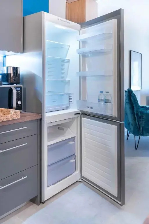 Suites 05-06 - Smart Cozy Suites - Large 2 bedroom, near Athens and metro