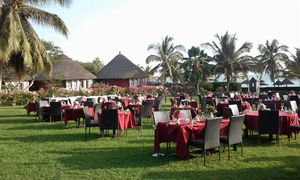 Royam Hotel