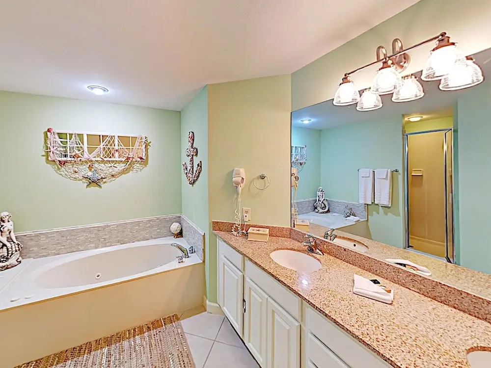 New Listing! Solitude By The Sea W/ Gulf Views 3 Bedroom Condo