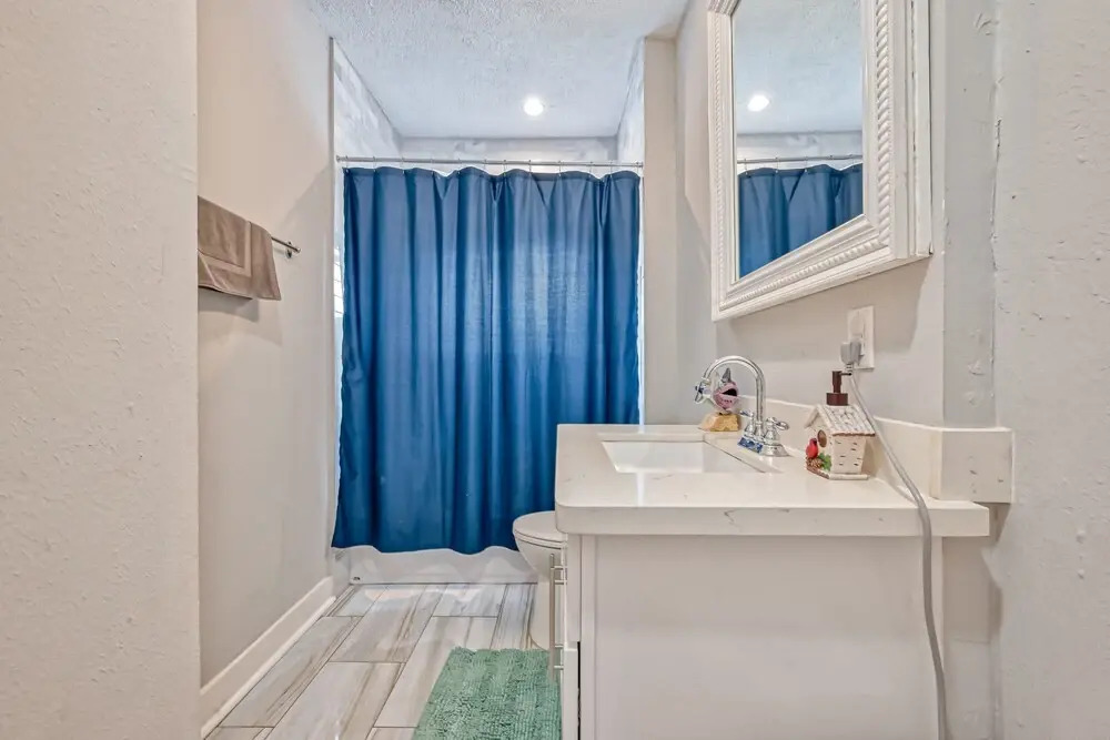 Heights Bungalow in Greater Heights Houston, Child-friendly, Work-cation, Sleeps 8