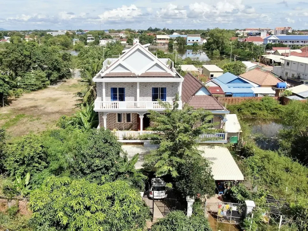 Realkhom Villa