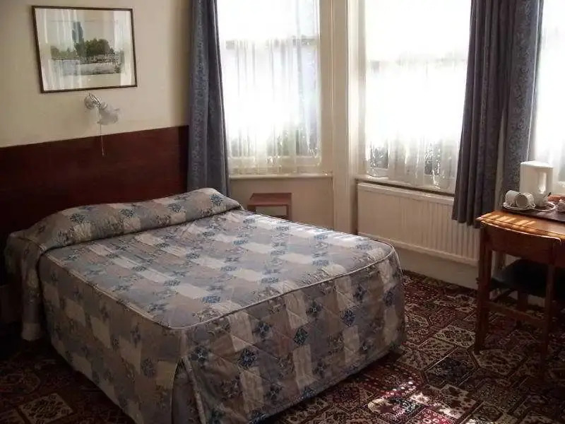Queens Hotel