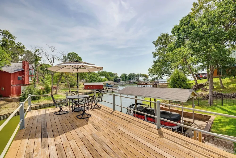 Fish & Kayak: Tranquil Cedar Creek Home!