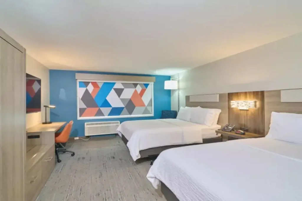 Holiday Inn Express & Suites Diamond