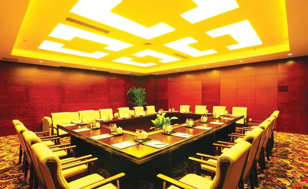 Linhai Double Dove Peace International Hotel