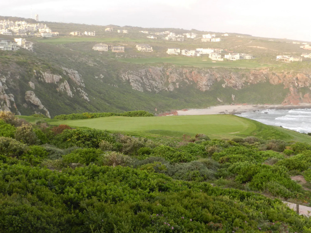 Pinnacle Point Beach & Golf - Penthouse & Villa