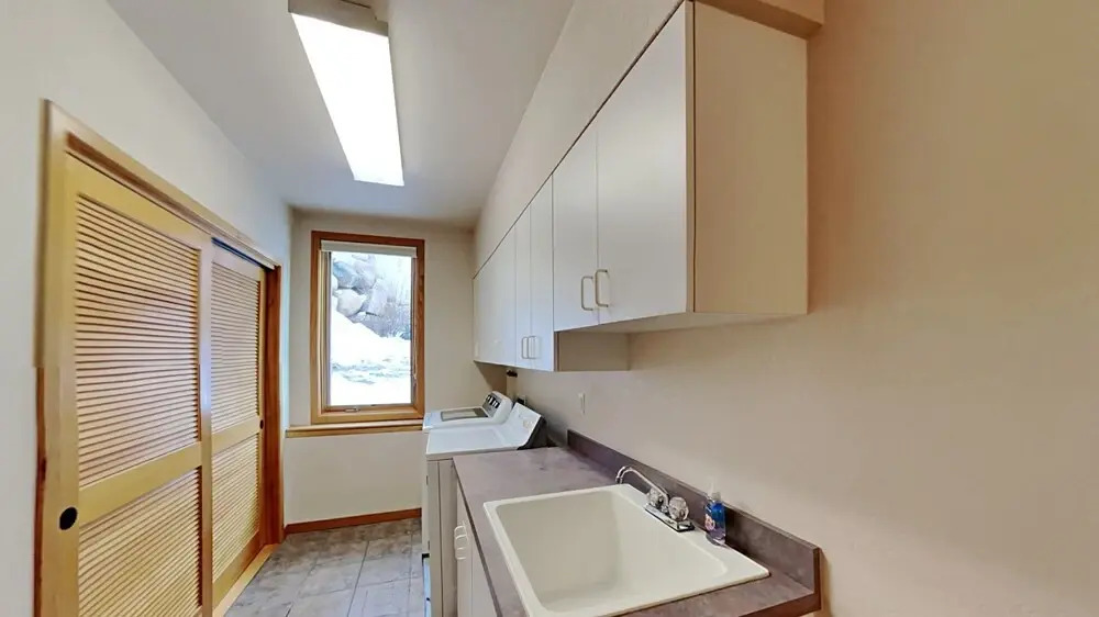 36 James Court 5 Bedroom Home by Redawning