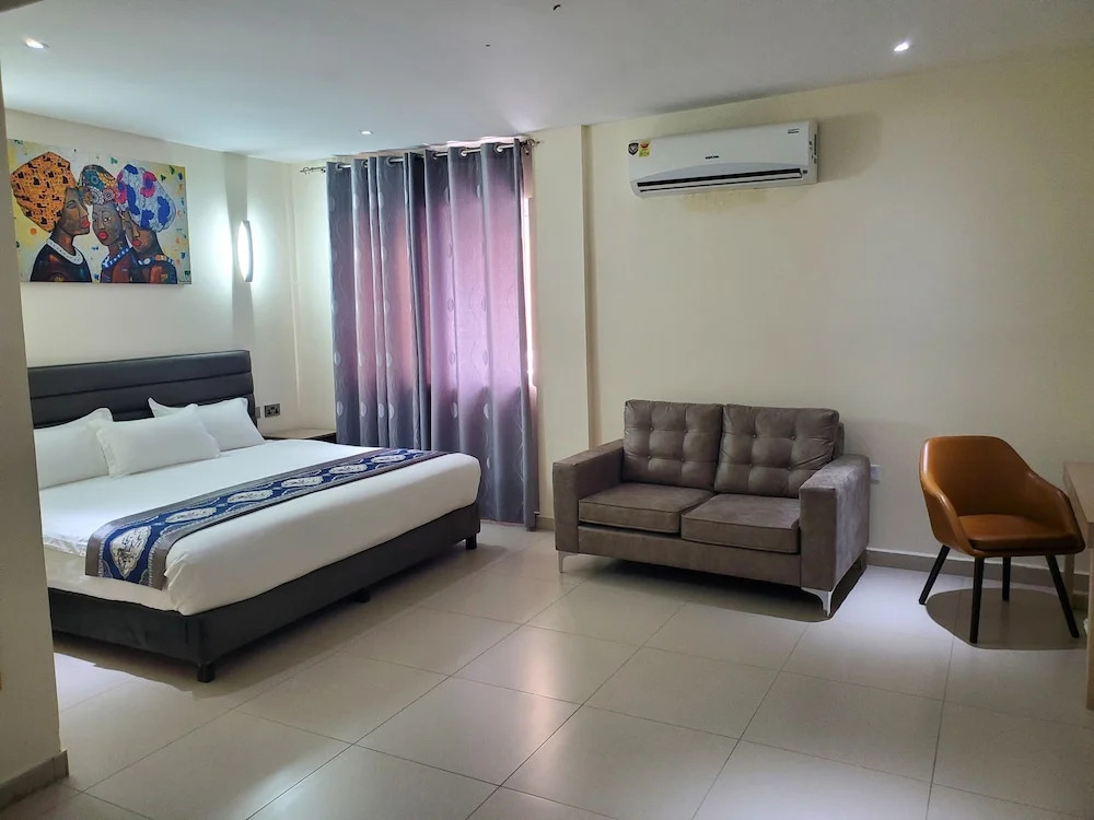 Lagoon Beach Hotel
