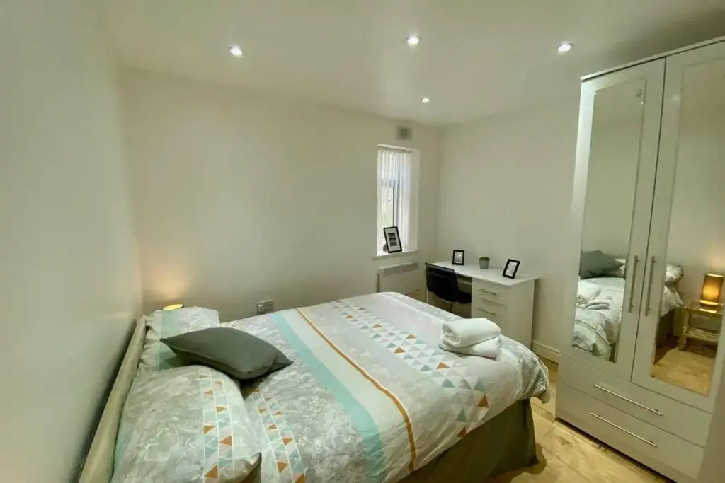 Group Of 8 Apartments For Up To 34 People By Centre!