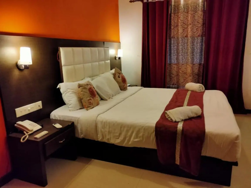 Leisure Vacations Gold Field Lake Resort, Kumarakom