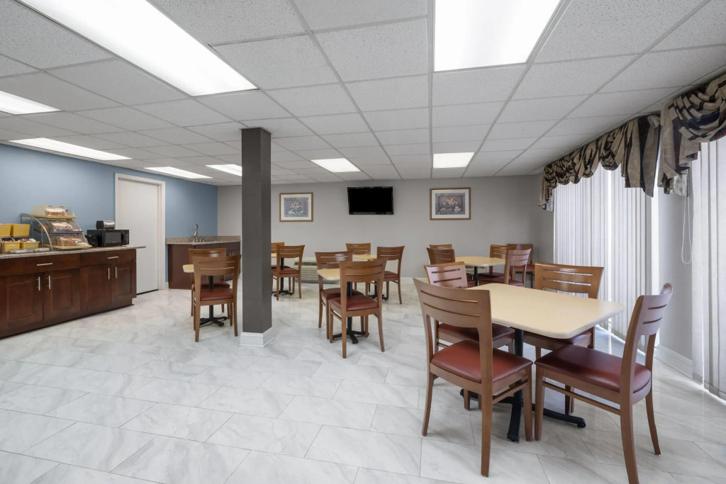 Days Inn by Wyndham Alma