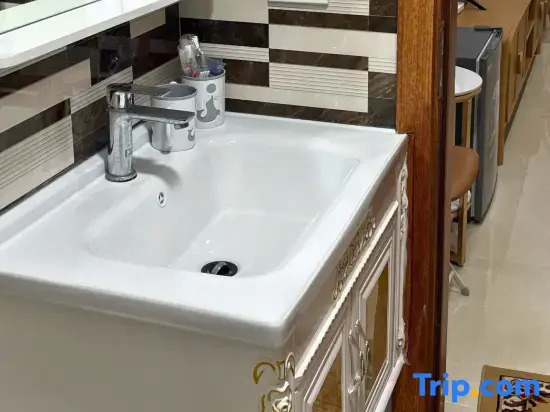 Moonstone Homestay & Cafe - Vinhomes Ocean Park 2