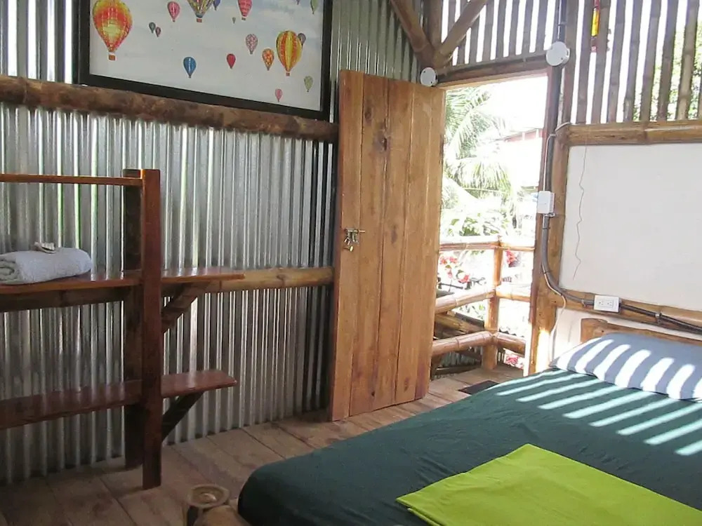 The Mudhouse Hostel Mompiche