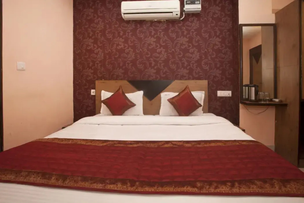 Anand Hotel With banquet hall Karol Bagh