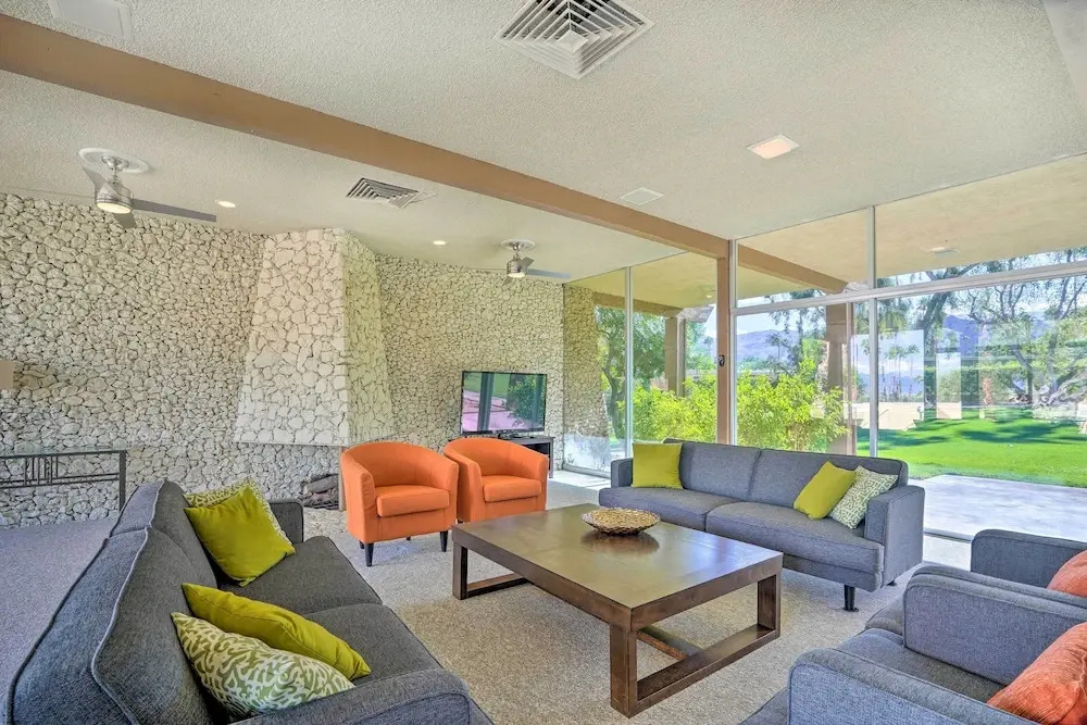 S Palm Desert Condo: Resort Pools & Mtn Views