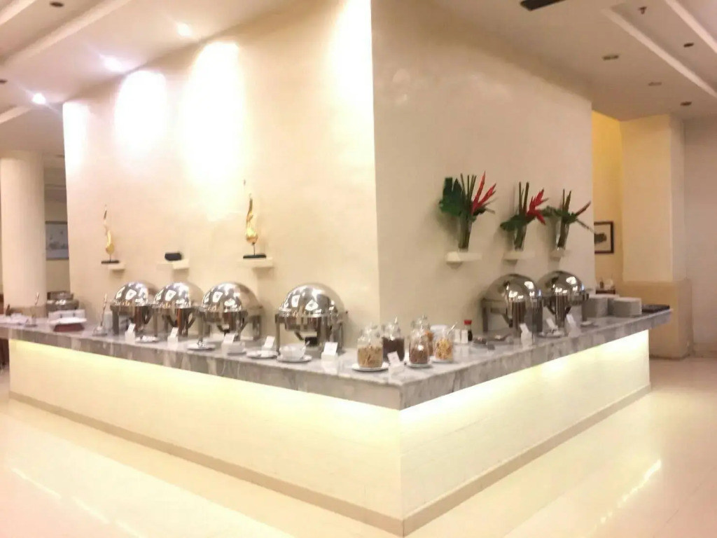 Ploy Palace Hotel
