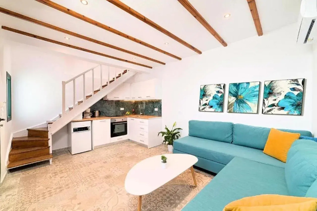 Istron Homes