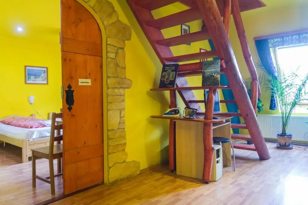 7x24 Central Hostel