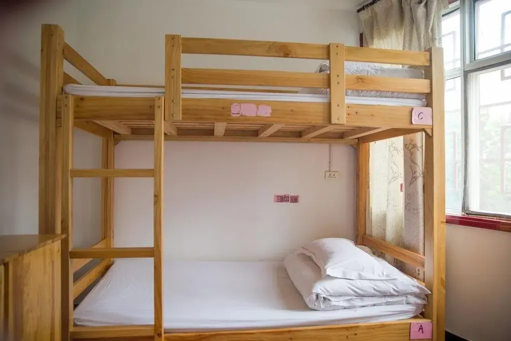 Dengfeng Cangjingge International Youth Hostel