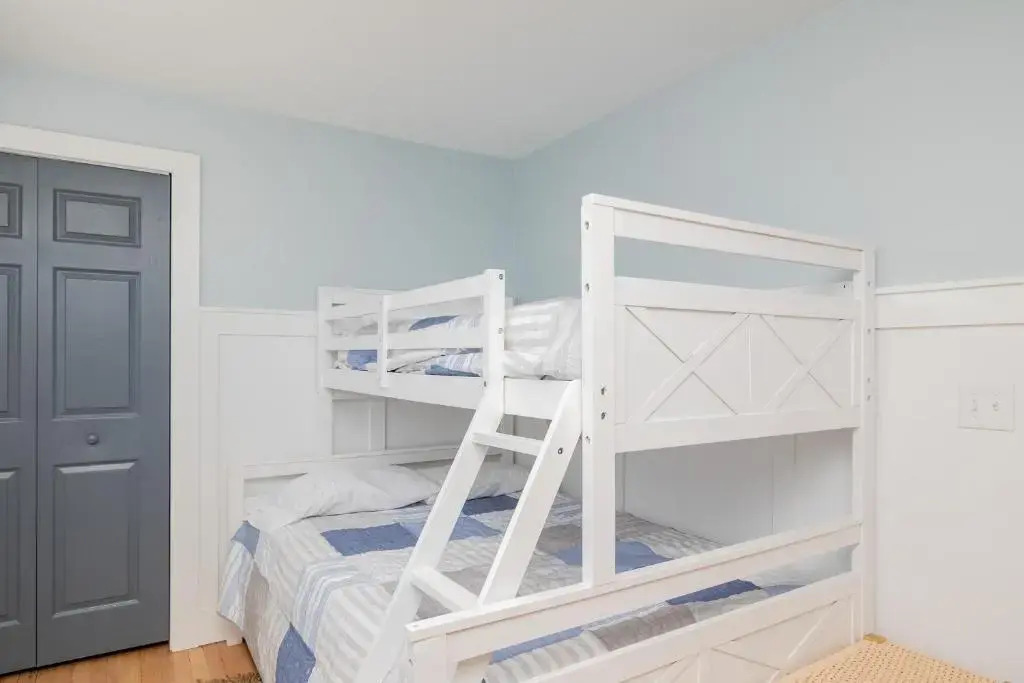 Sawyers Shore Shack by Oak Island Accommodations