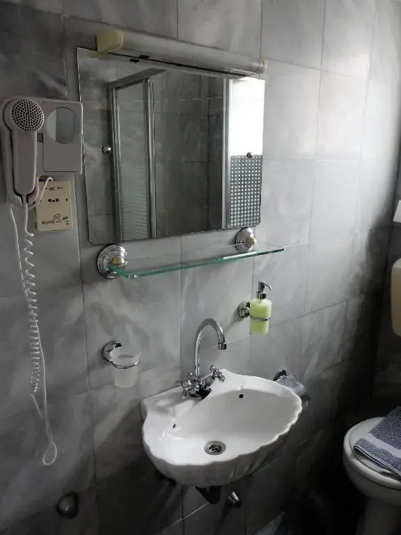 Grivas Apartments