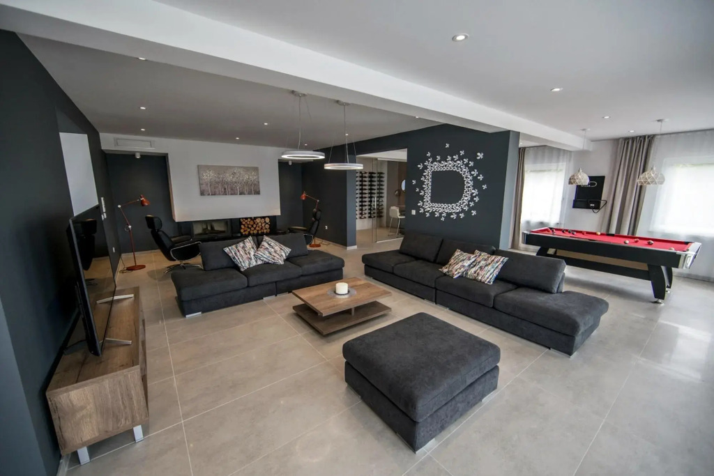 D in Postira with 7 bedrooms and 7 bathrooms