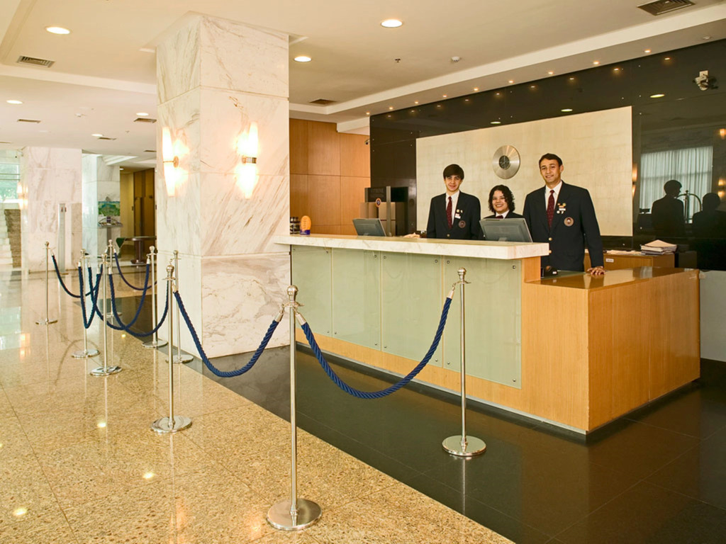 FLAT NO MERCURE BRASÍLIA LIDER, COM LIMPEZA DIÁRIA GRÁTIS, AO LADO DA ESPLANADA DOS MINISTÉRIOS, ESTÁDIO MANÉ GARRINCHA E CENTRO DE CONVENÇÕES, COM PISCINA, ACADEMIA, RESTAURANTE, RECEPÇÃO 24HS By REI DOS FLATS