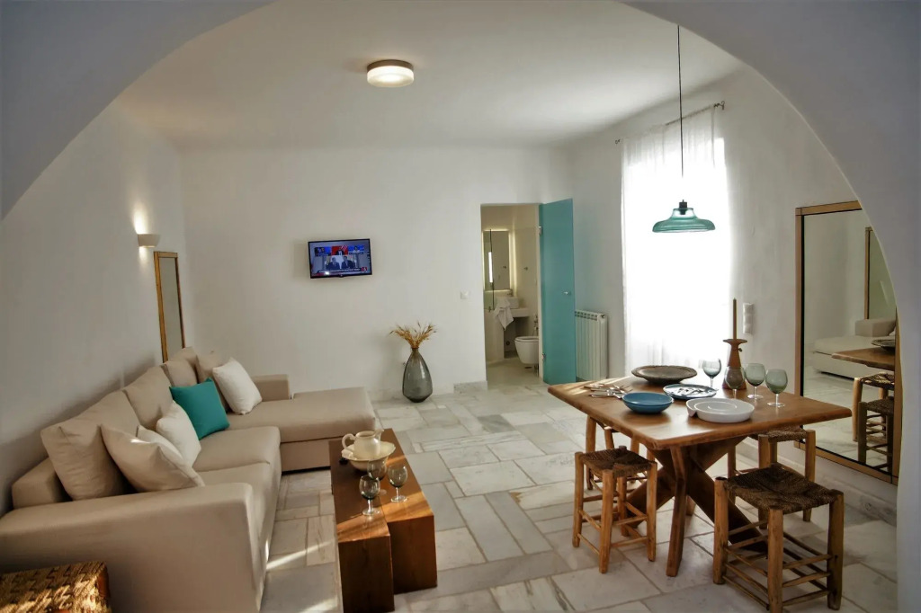 Mykonos Moussa