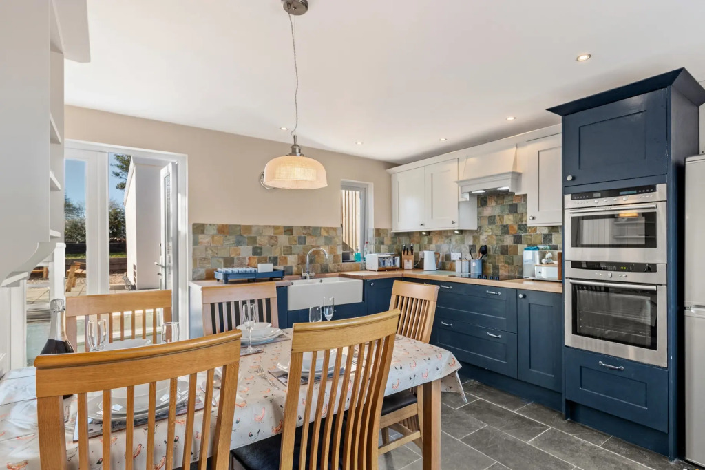 Summerhill Cottage - Log Burner, Countryside Views, near Amroth