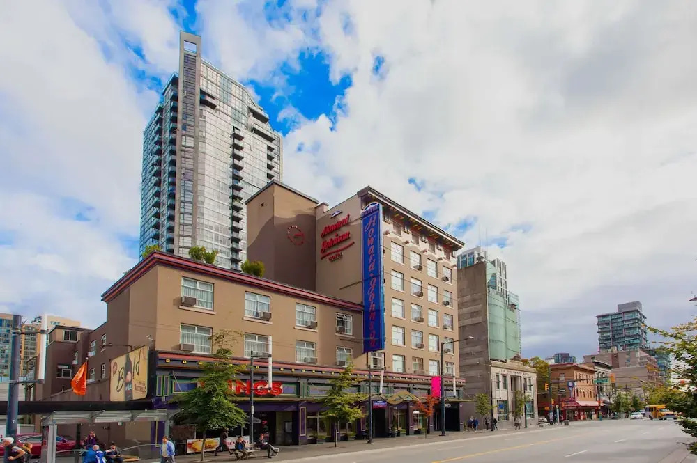 Howard Johnson Hotel by Wyndham Vancouver Downtown