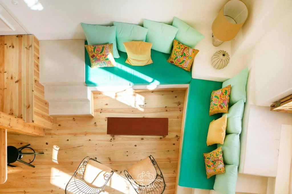 Alfama Deluxe Duplex 53 by Lisbonne Collection