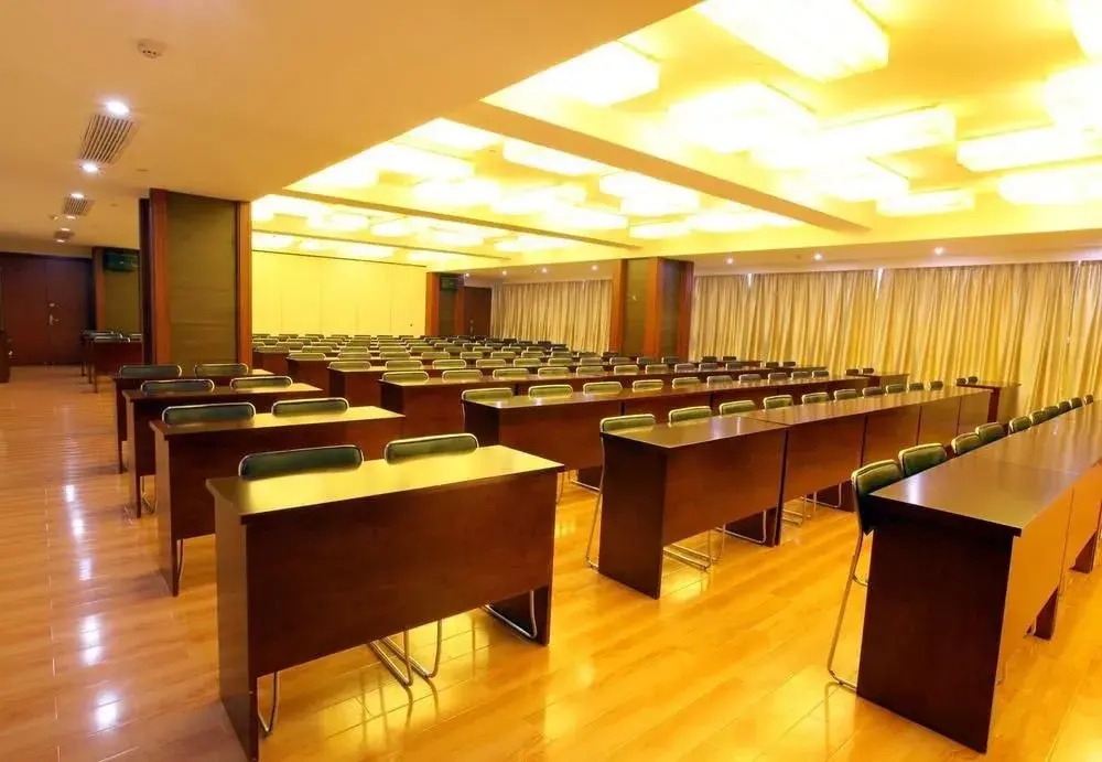 Ningbo Urban Elite Hotel (Yinzhou Wanda Plaza, Lishashang International Airport)