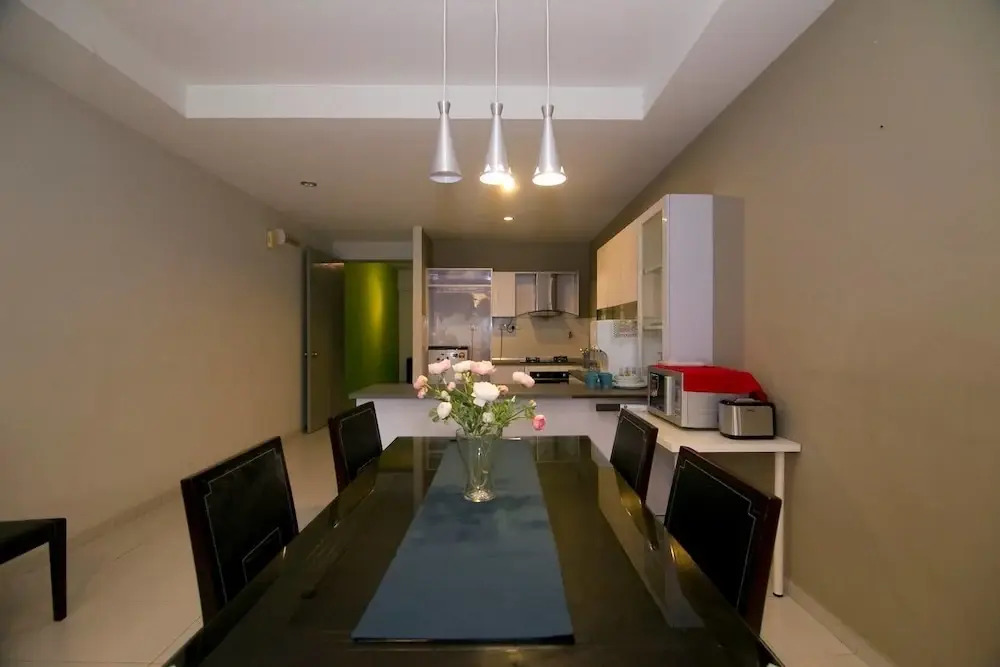 Homely Condo Near Embassy Row
