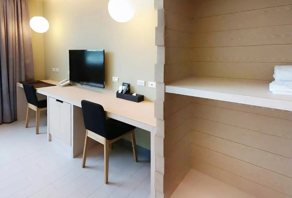 823 Tourist Hotel