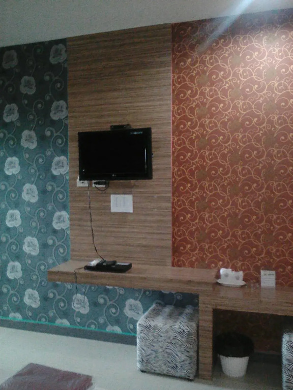 Lux Inn