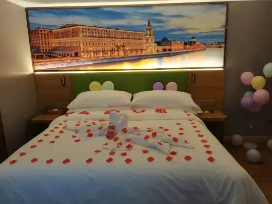 Vienna 3 Best Hotel (Jiangnan Market Julong Subway Station)