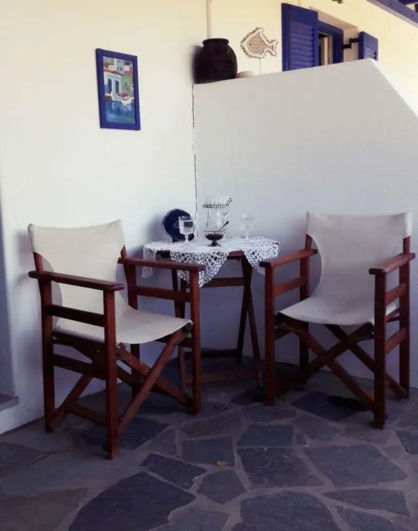 Aura Paros