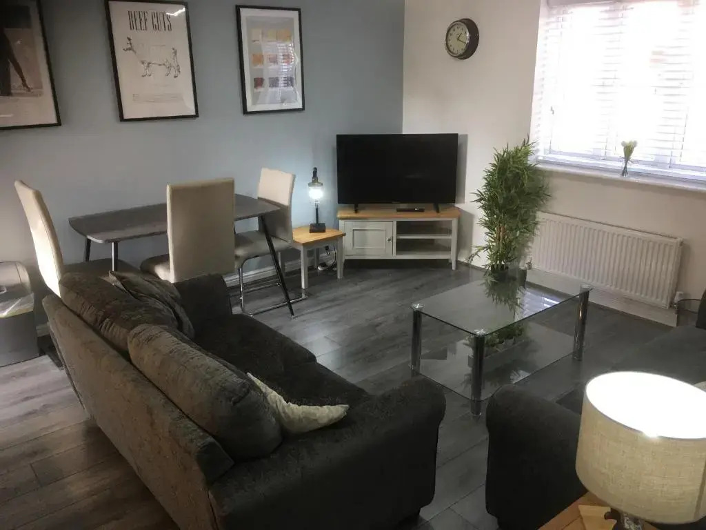 3 Smart TVs, Sleeps 3, VAN PARKING, Fast WIFI