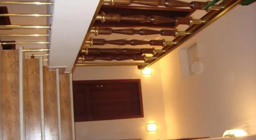 Elegance Hotel