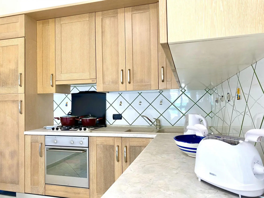 4 people, near the sea, detached villa, private parking, suitable for families-La Villetta di Noemi