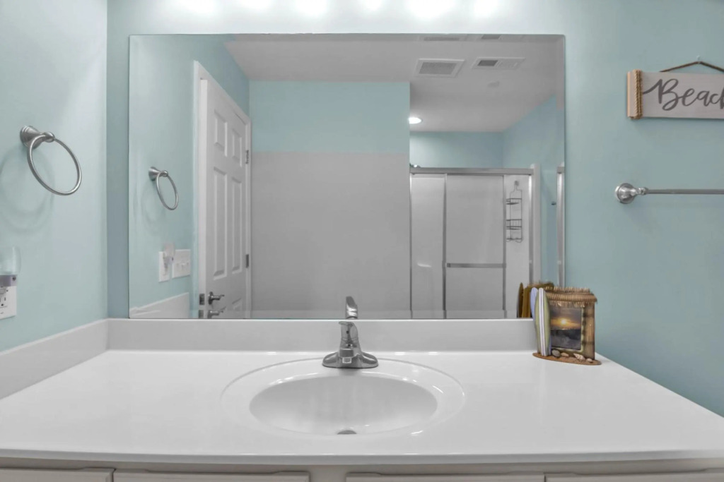 Sea Esta by Oak Island Accommodations