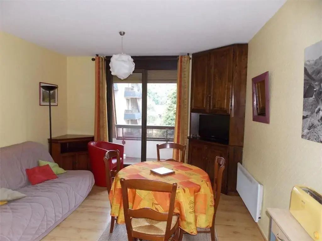 Appartement Bagnères-de-Luchon, 3 pièces, 4 personnes - FR-1-313-128